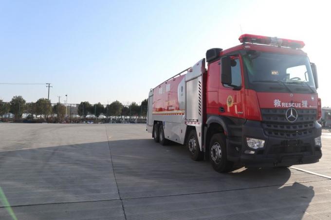 200 Fire Engine BENZ Water Tank Fire Engine Truck Fire Rescue Engine 11700MM PM200/SG200